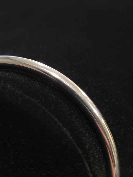 The Solis Bangle – Pure Steel Elegance