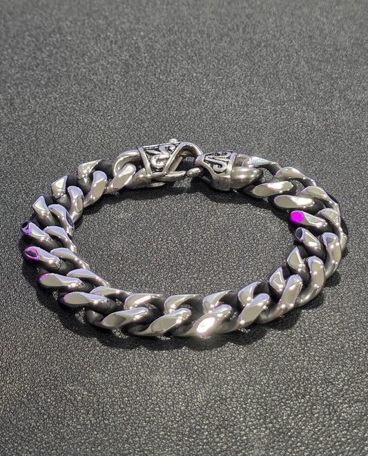 Men’s Stainless Steel Cuban Link Bracelet with Tribal Clasp – Bold & Durable Design