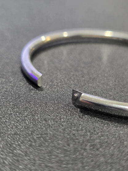 The Solis Bangle – Pure Steel Elegance