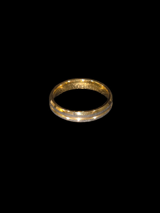 Stylish Gold-Plated Reflective Ring - Woman